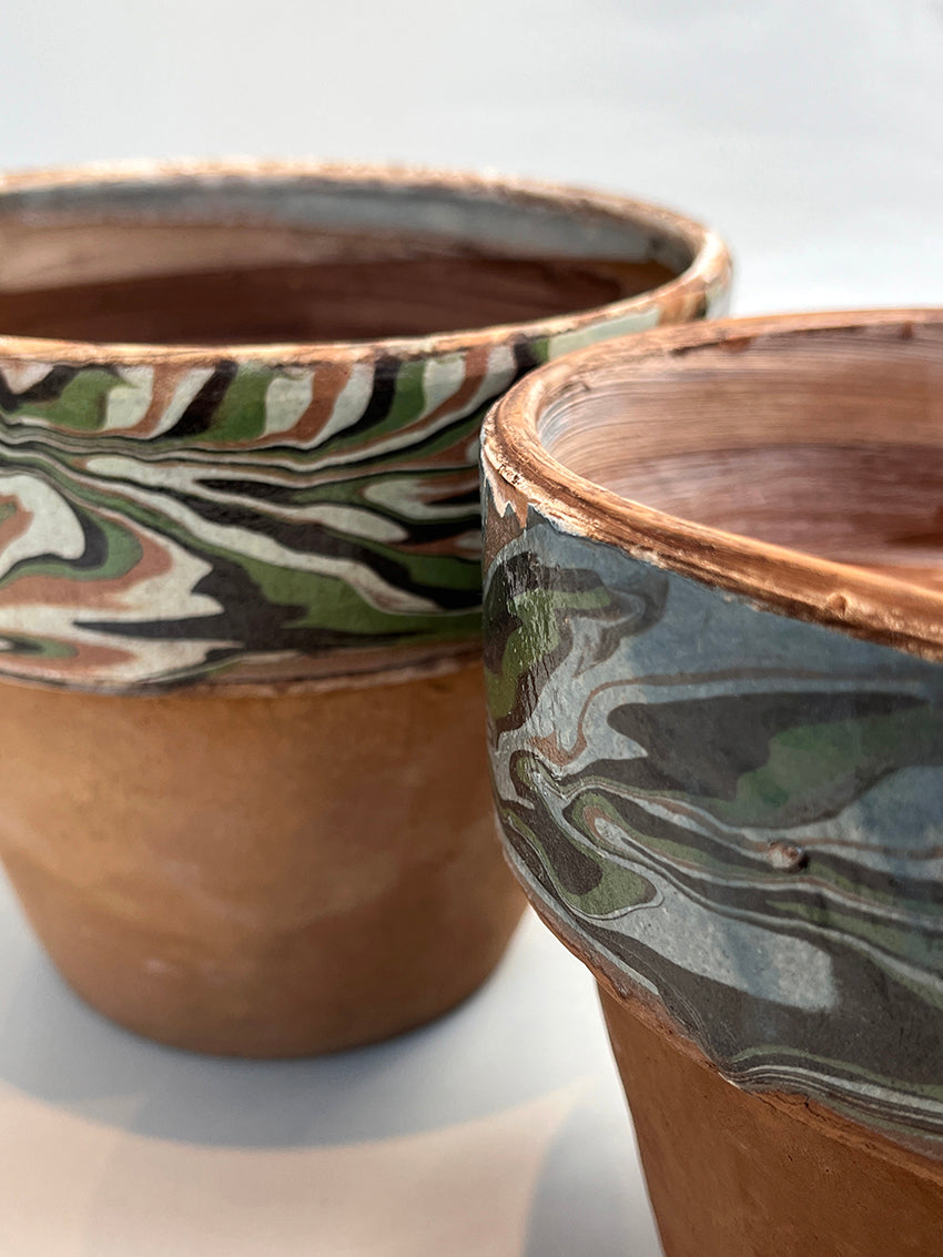 Marbled terracotta pots